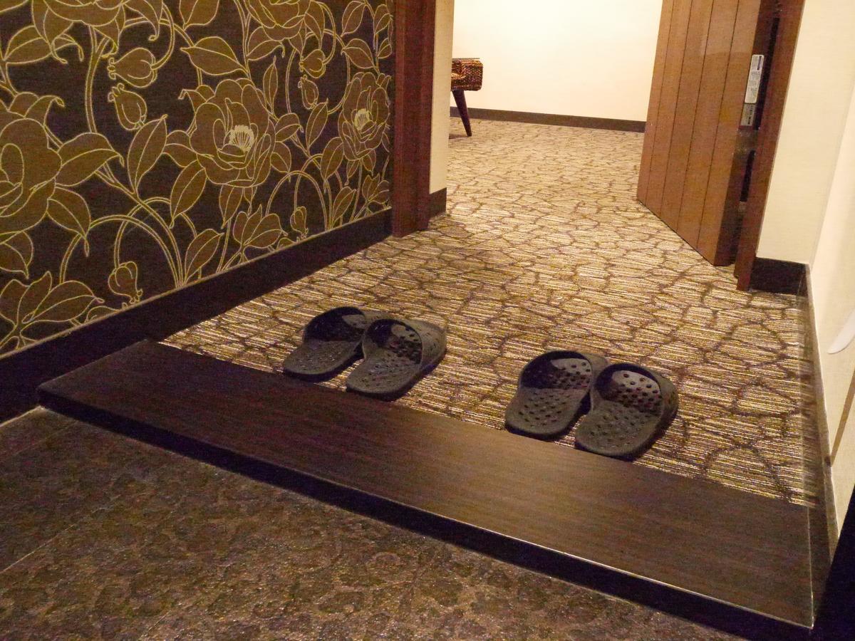 Hotel Hills Ōsaka Exterior foto